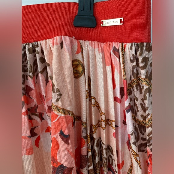 Marciano Floral All Over Pattern Pleated Skirt - Size L - Picture 6 of 6